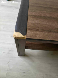 Daruji konferenční stolek