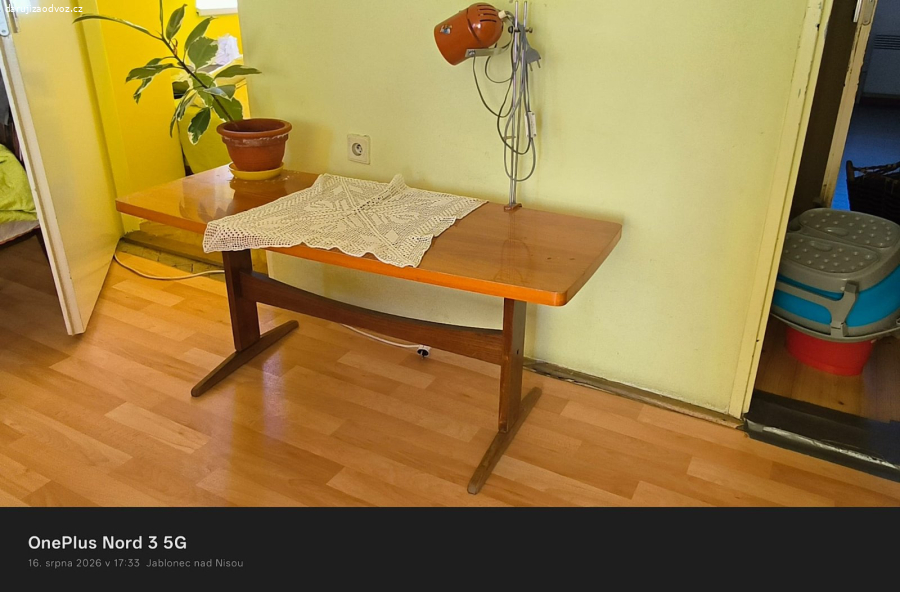 Daruji konferenční stolek