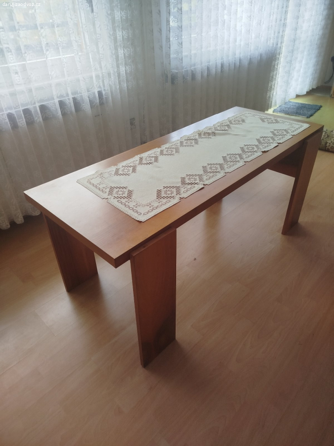 Daruji konferenční stolek