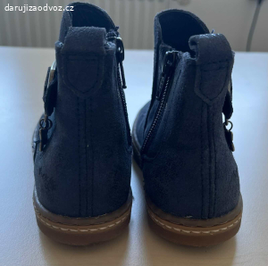 Daruji kotnikove boty modre vel.25,5