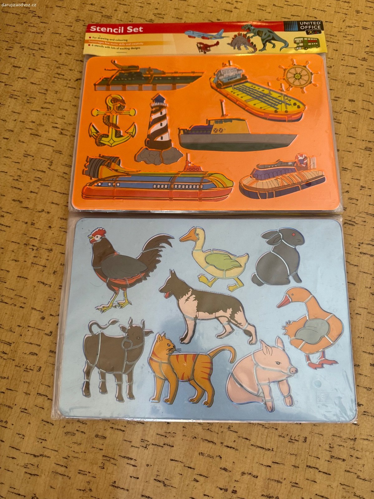 Daruji kreativní hračky. Daruji sady ozdobných děrovaček a kreslících šablon. Předání výhradně osobně v Plzni.