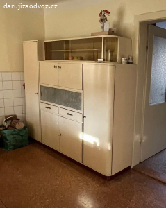 Daruji kuchyňský kredenc a mycí stůl