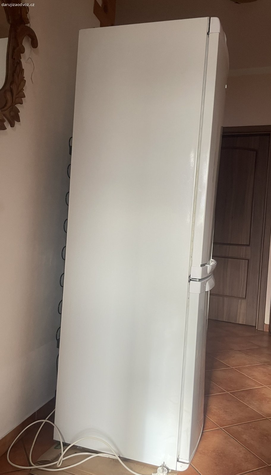 Daruji lednici. Daruji lednici Electrolux s mrazákem dole. Lednice je funkční, potřebovali jsme větší.