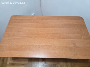 Daruji malý stolek za odvoz | Spěchá to