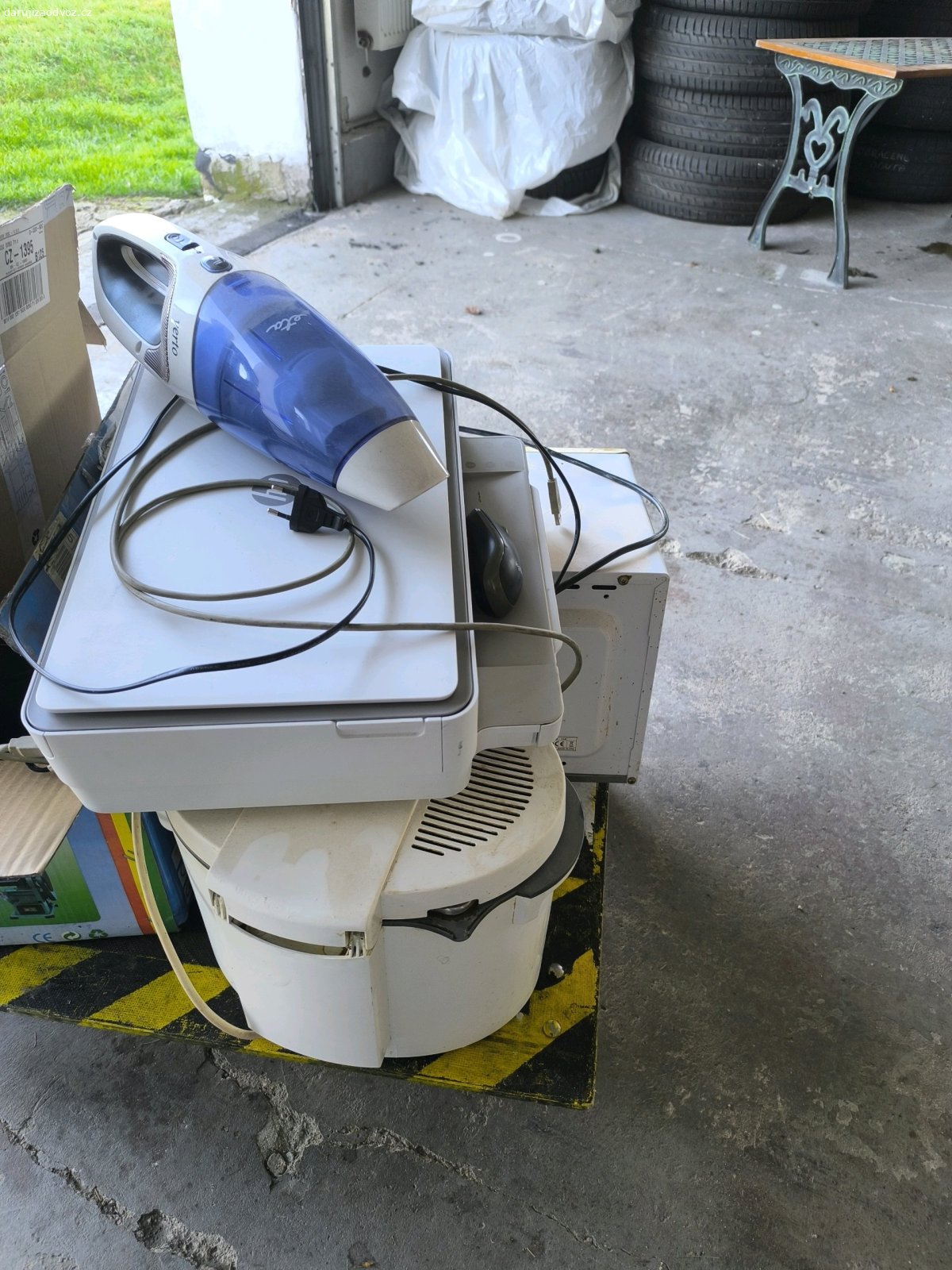 daruji mix elektra. dobrý den darujeme za odvoz mikrovlnku,scanner, vysavač a fritézu.
vystěhováno ze starého bytu funkčnost nezkoušena.