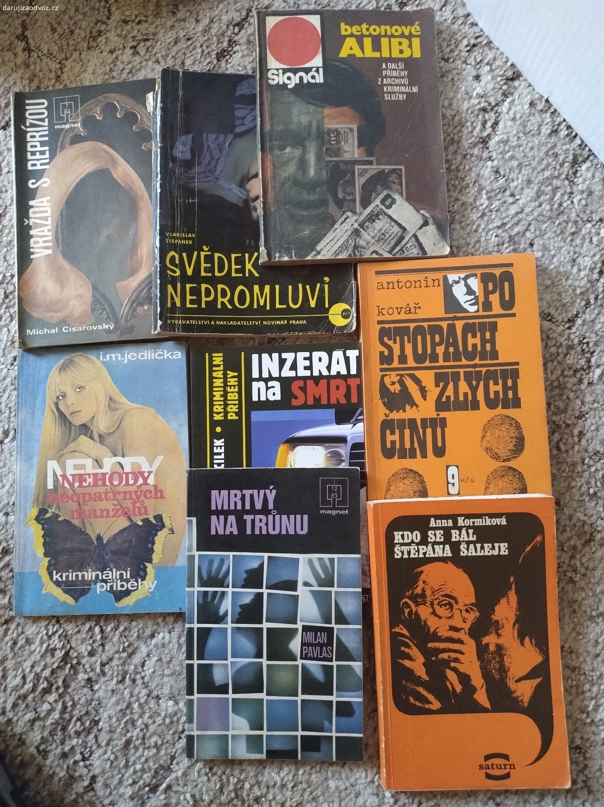 Daruji mix starších knih. Daruji za odvoz knihy z pozůstalosti - viz fotografie.
