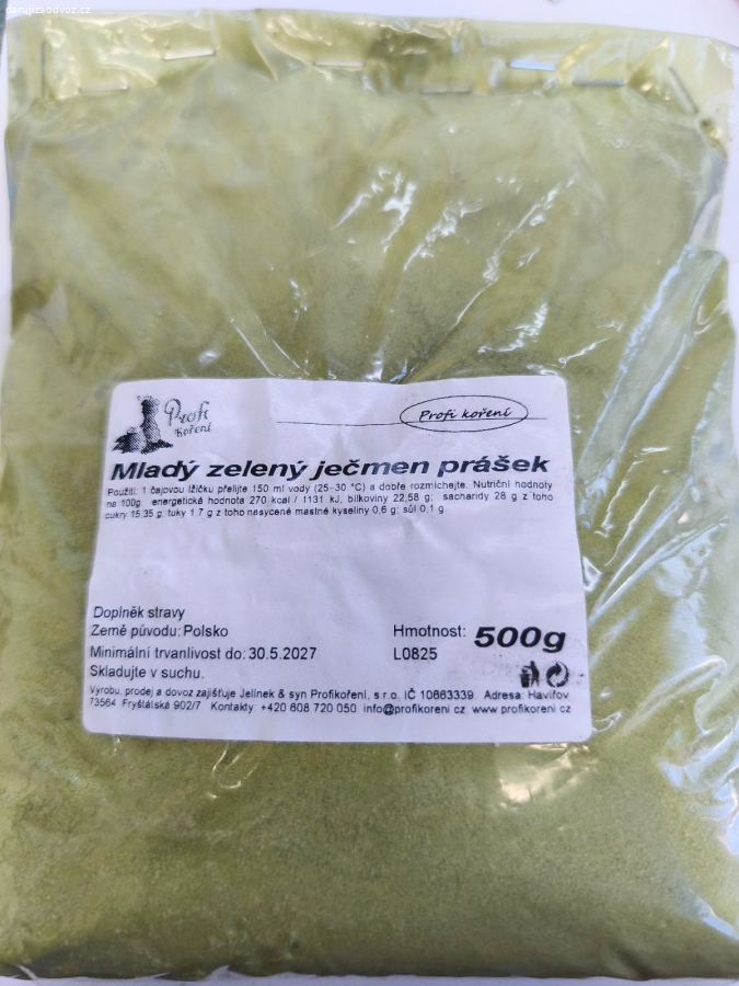 Daruji mladý zelený ječmen