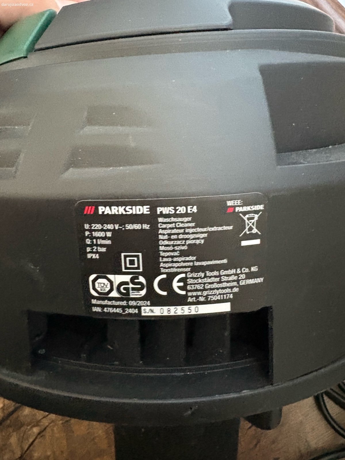 Daruji motorovou jednotku k tepovači. Daruji za odvoz motorovou jednotku (hlavu) k tepovači / vysavači PARKSIDE.

Nejedná se o celý tepovač, ale pouze o horní motorovou jednotku z fotografie.

* PARKSIDE PWS 20 E4
* výkon 1600 W
* jednotka je použitá
* uvnitř je hadička, která je na jednom místě lehce prasklá
* oprava by měla být jednoduchá – poškozenou část hadičky zastřihnout a znovu nasadit, případně hadičku vyměnit
* vhodné pro někoho na opravu, náhradní díly nebo jako náhradní jednotka

Daruji zdarma.

Pouze osobní odběr Ostrava.
