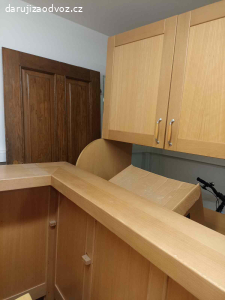 Daruji nábytek z recepce