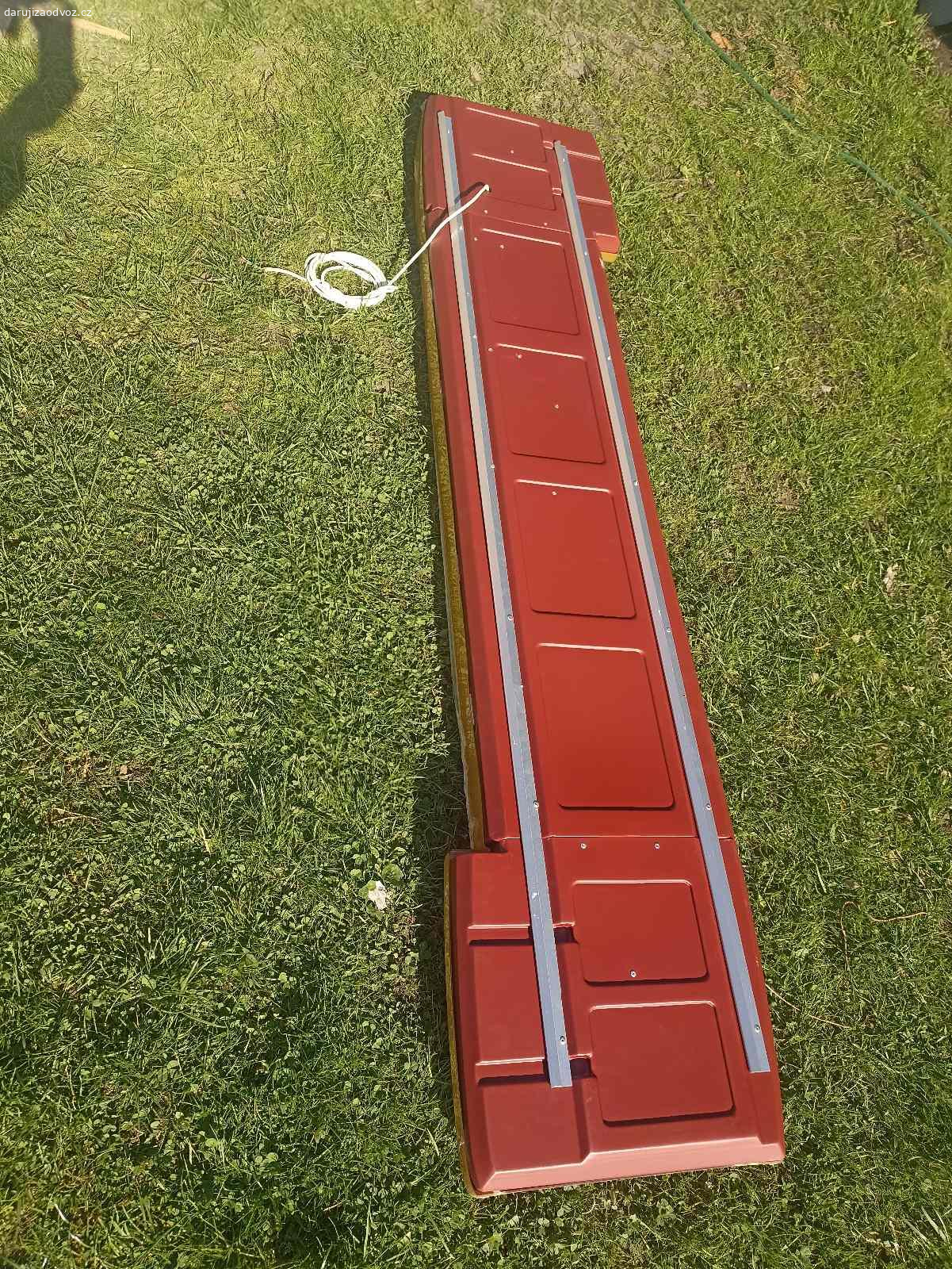 REZERVACE Daruji napis NA KRÉTĚ. Daruji velký osvětlitelný nápis NA KRÉTĚ, používaný např. nad vstup do restaurace. Rozměry: délka 210 cm, výška 50 cm, velikost písma 16 cm. Nepoužitý, ještě přelepený fólií.