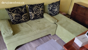 Daruji obývací set a malou sedací soupravu.