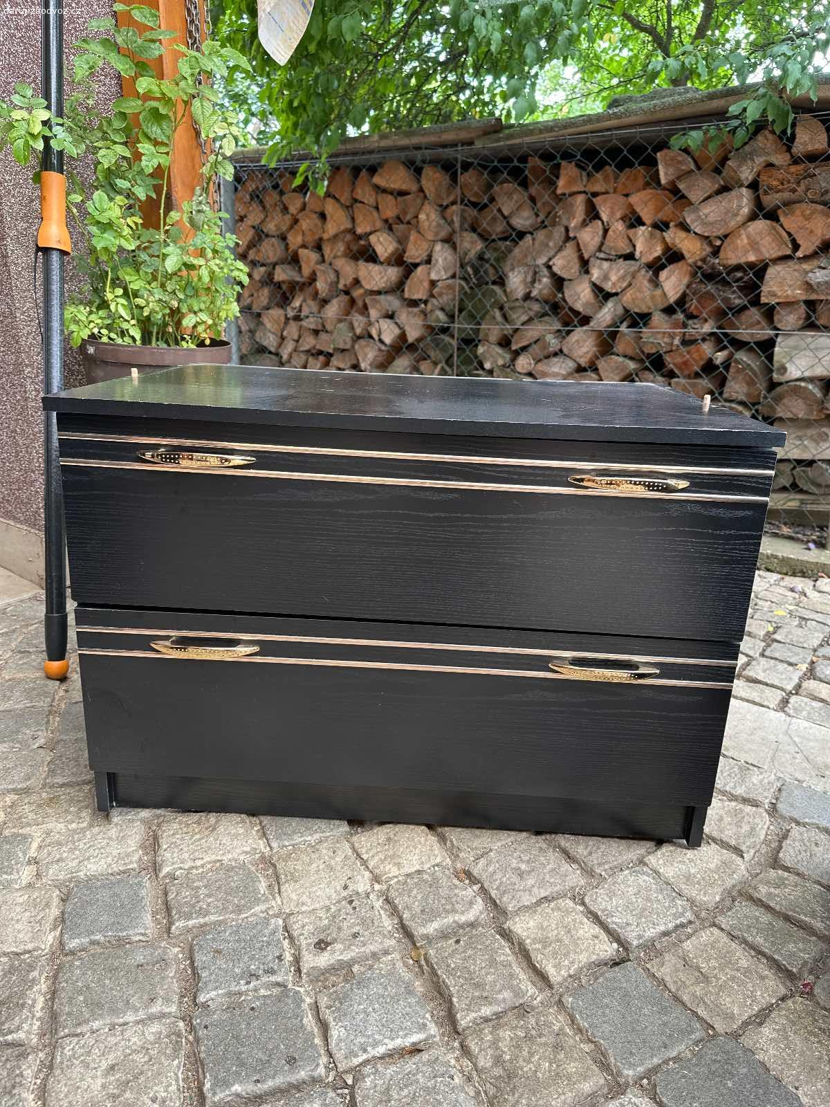 Daruji obývací stěnu nekompletni. Černá obývací stěna