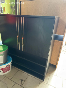 Daruji obývací stěnu nekompletni