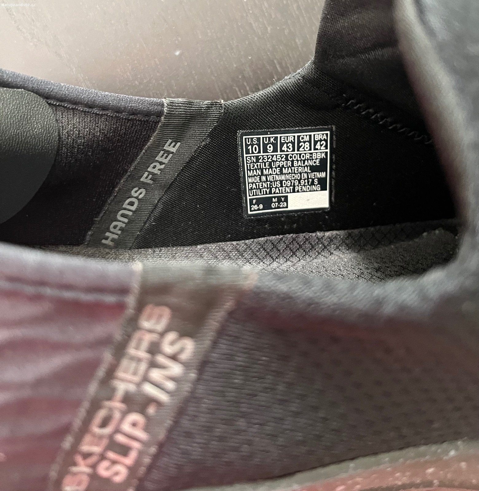 Daruji panské tenisky vel.43. Cerne tenisky Skechers . Samonazouvaci, bez zavazovani. Vypranw. Jeste poslouzi na zahradu, do prace… muzu i zaslat za kod Zasilkovny.