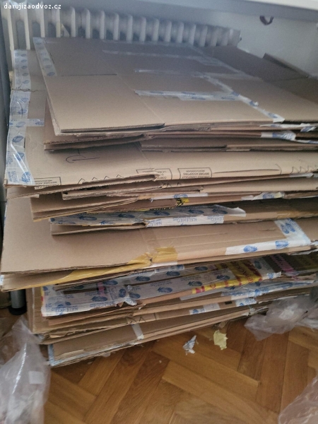 Daruji papírové krabice. Daruji papírové krabice, vhodné ke stěhování či uskladnění věcí, rozměry cca 90×60×40 cm. K vyzvednutí na Praze 1.