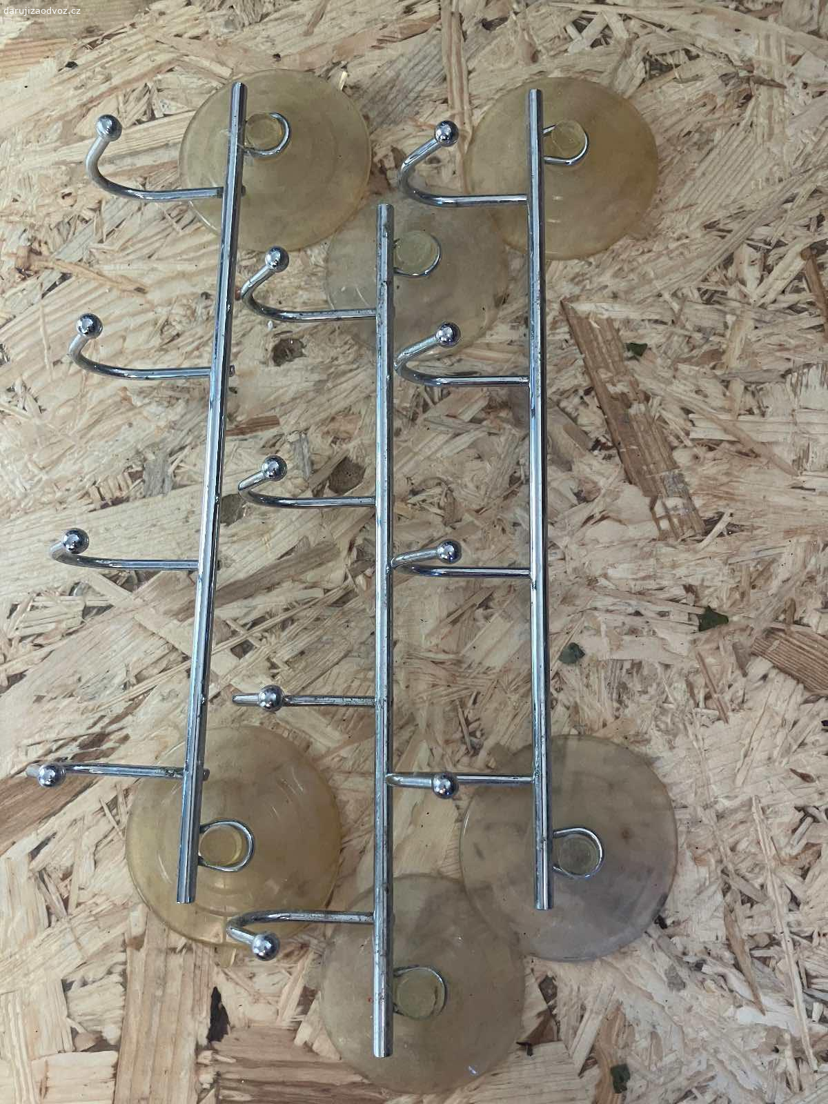 Daruji par pro mě nevyužitých věcí. Daruji věci které nepotrebuji