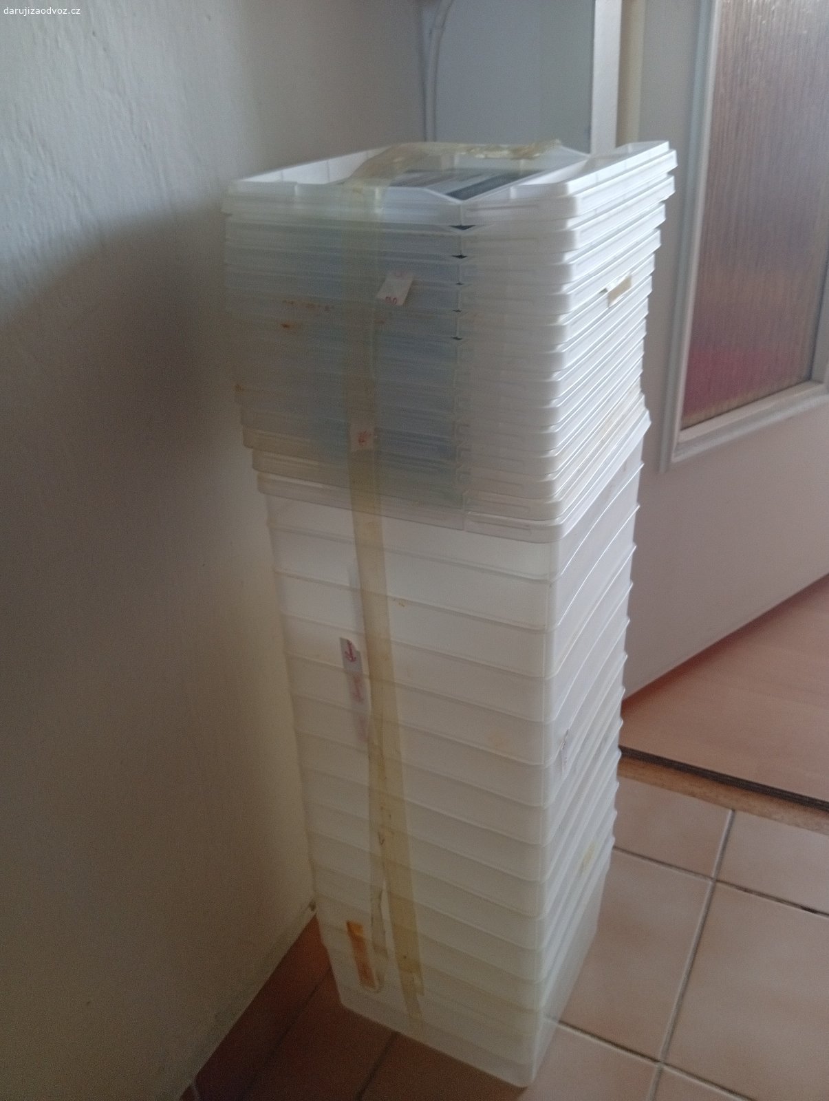 Daruji plastové krabičky 3l. I jednotlivé.. Plastové krabičky 3l.