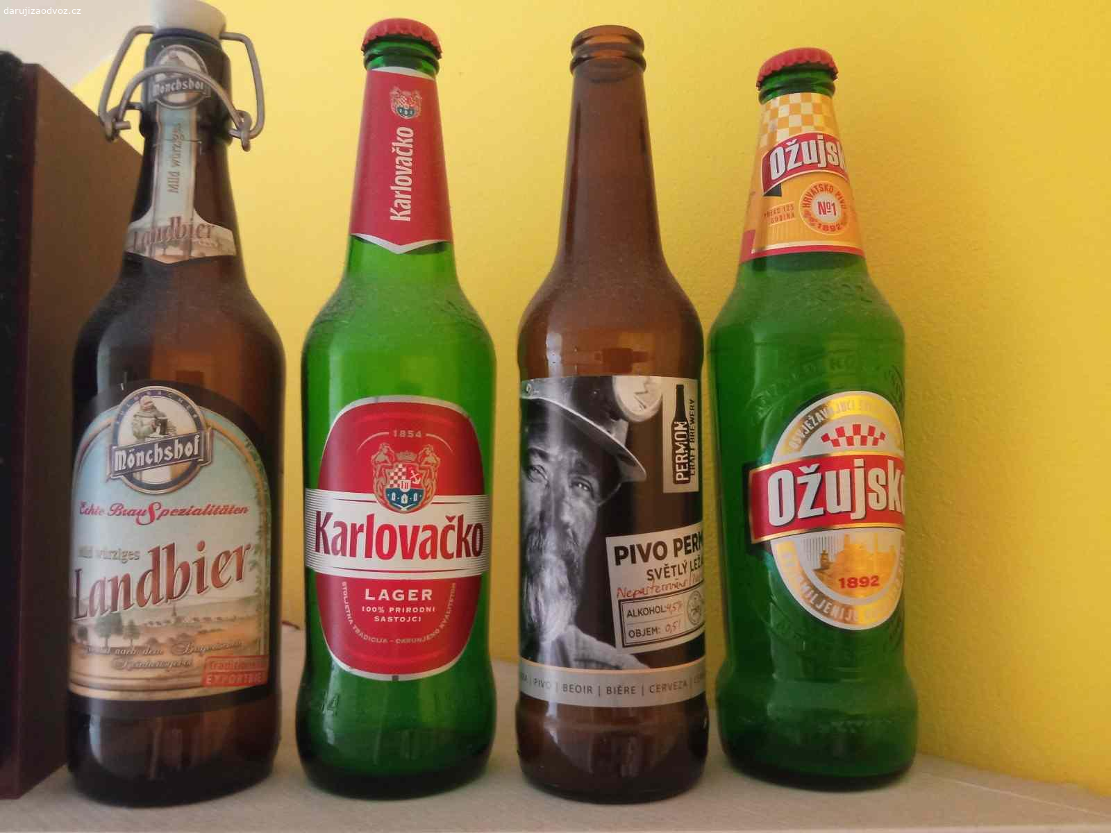 Daruji plechovky. Nabízím plechovky od 12° piva Pilsner Urquell z dózy a z výročí založení plzeňské várky. Taky  chorvatská piva a sklo.
Dohromady, než to skončí v popelnici.