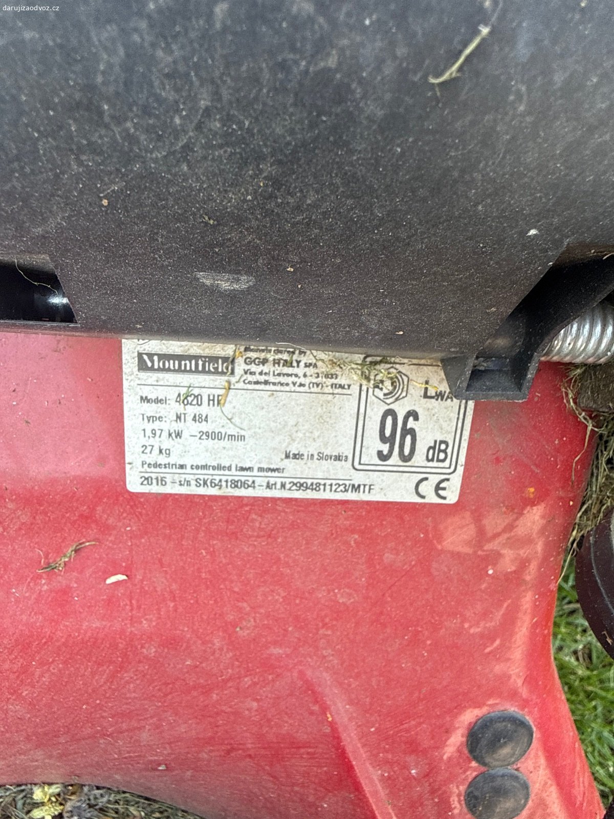 Daruji plně funkční sekačku. Sekačka Mountfield