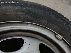 daruji pneu na rafku