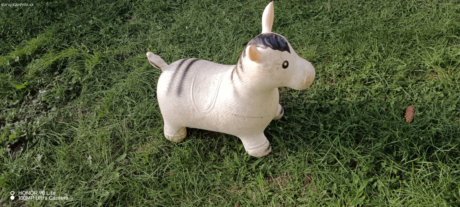 daruji po dětech ze zahrádky. zubní pasta Elmex potěší, ale není podmínkou...:-)