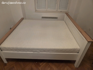 Daruji postel s matrací a rošty