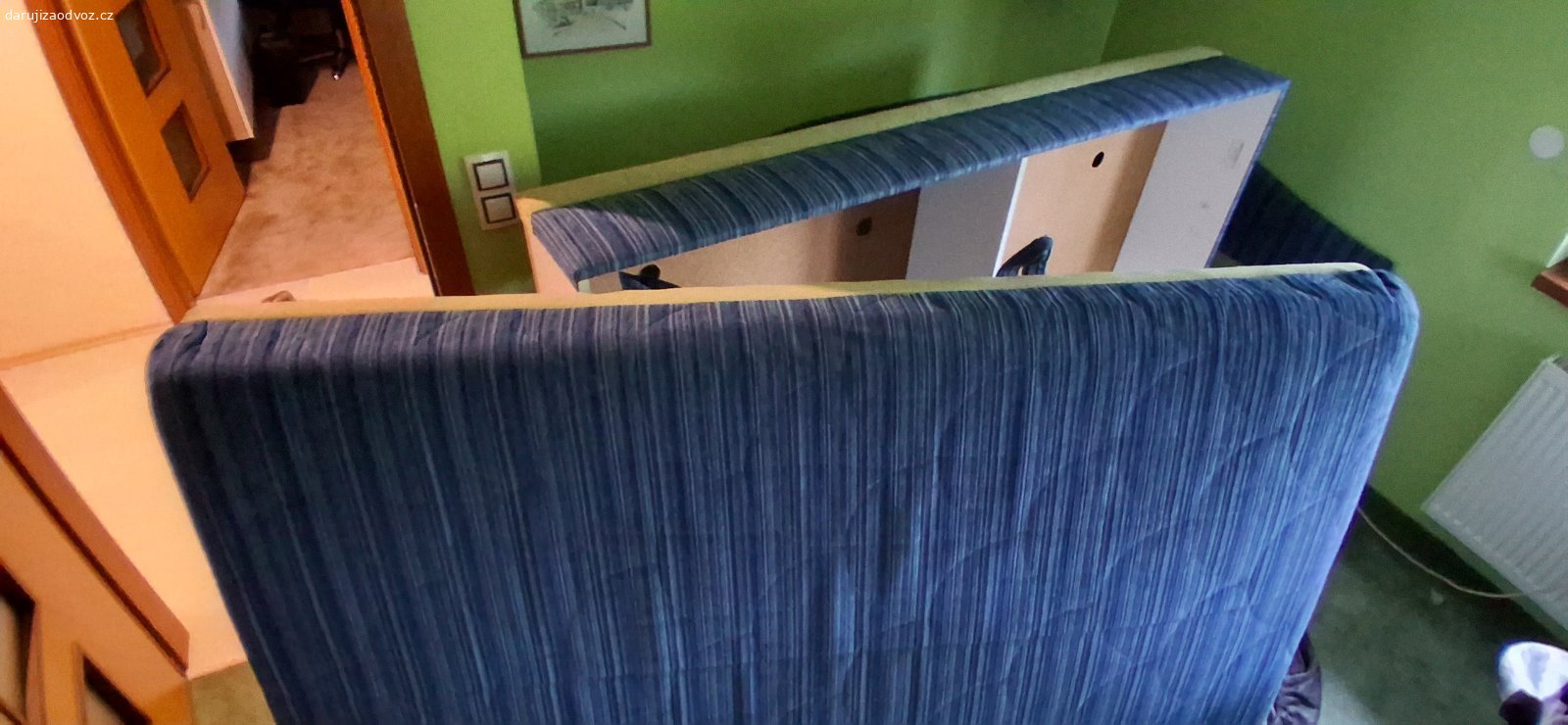 Daruji postel. Daruji postel s úložným prostorem, odvoz nutný do dvou hodin, jinak to jde do SD.