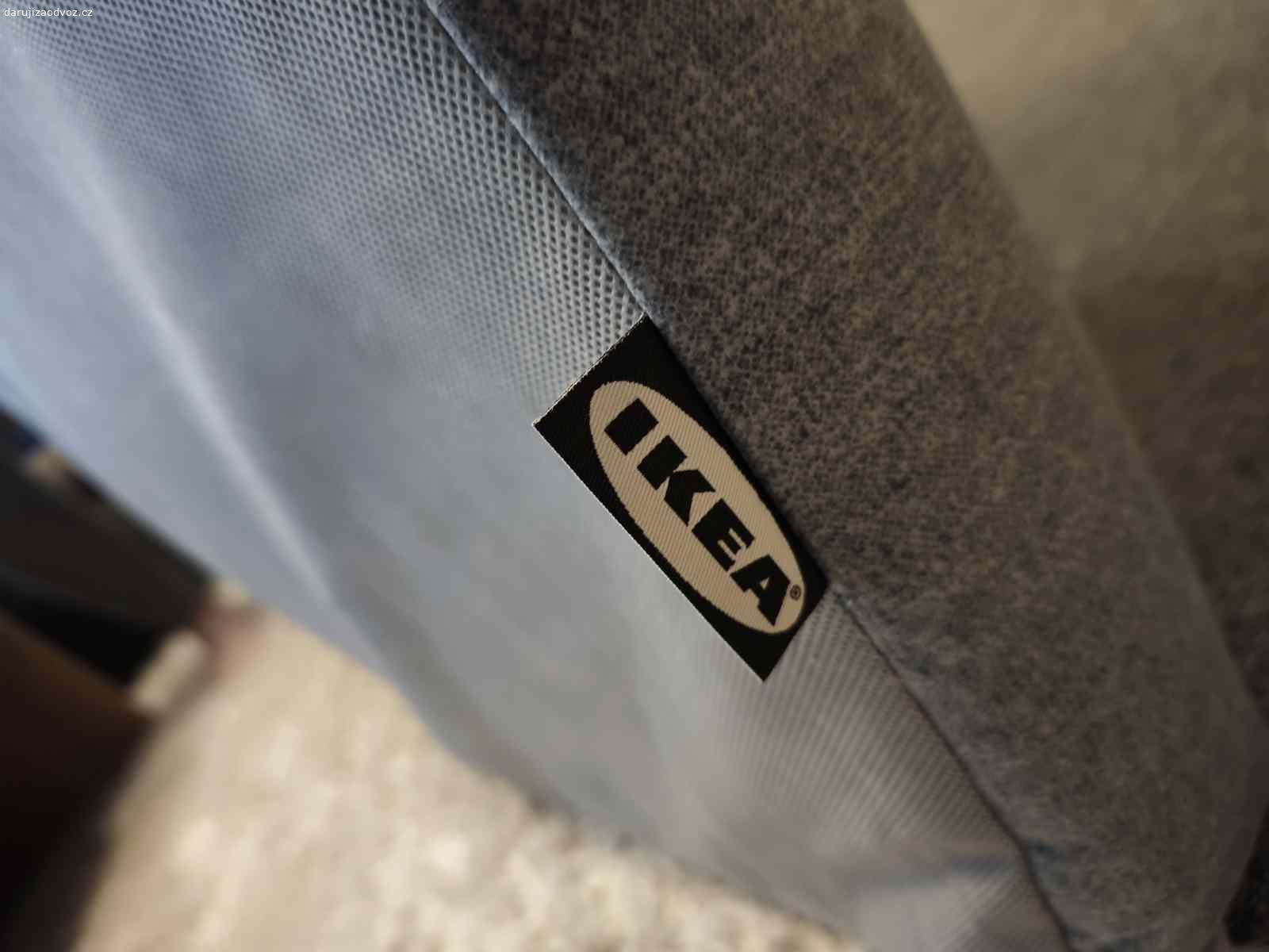 Daruji používanou matraci zakoupenou v IKEA. Daruji matraci velikost 200×140 zakoupenou v IKEA , matrace byla používána a jsou na ní vidět žmolky viz přiložené soubory.