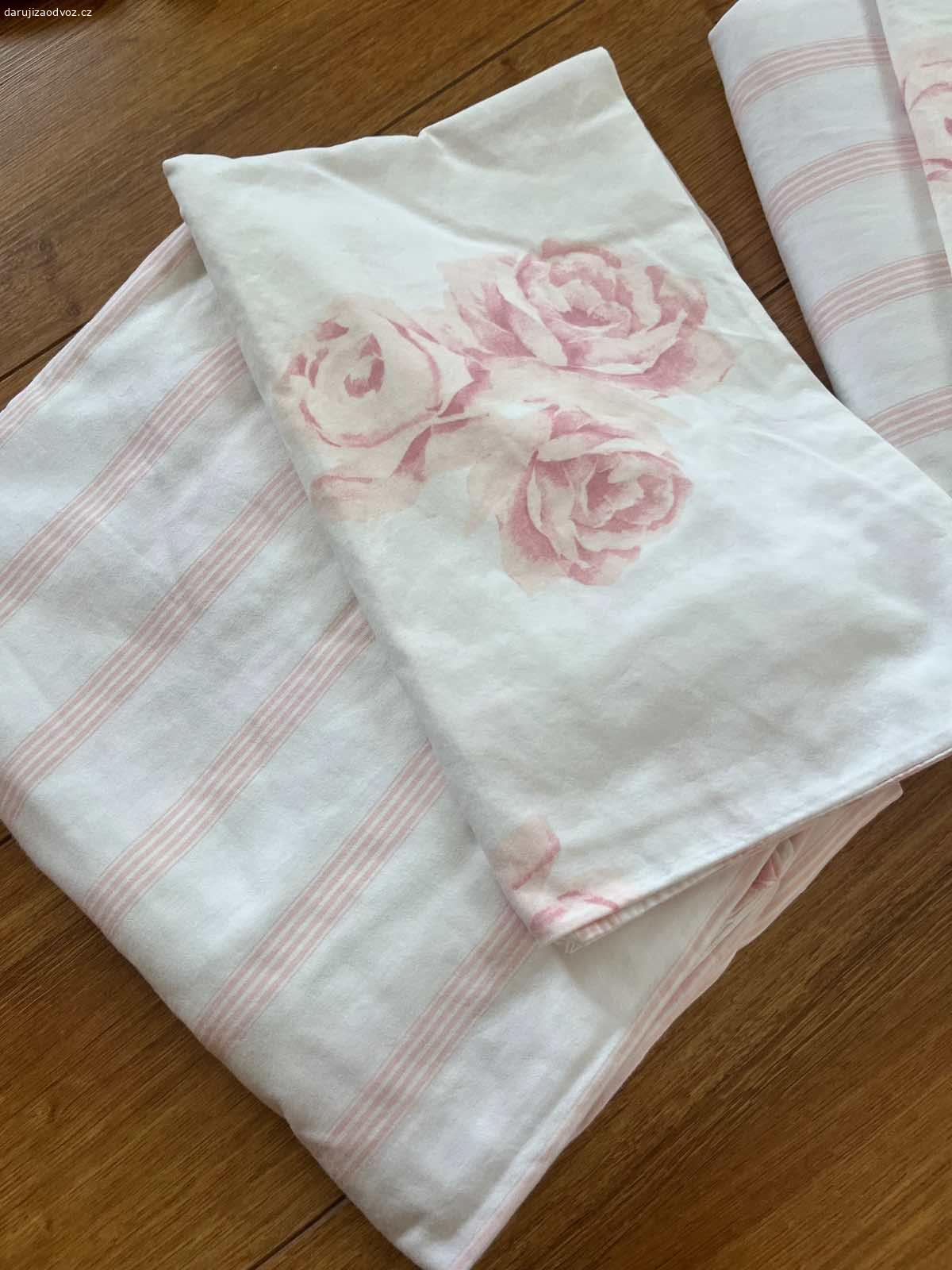 Daruji povlečení na dvojlůžko. Daruji příjemné, bavlněné povlečení na dvojlůžko. Klasické rozměry. Posílám přes zasilkovnu.