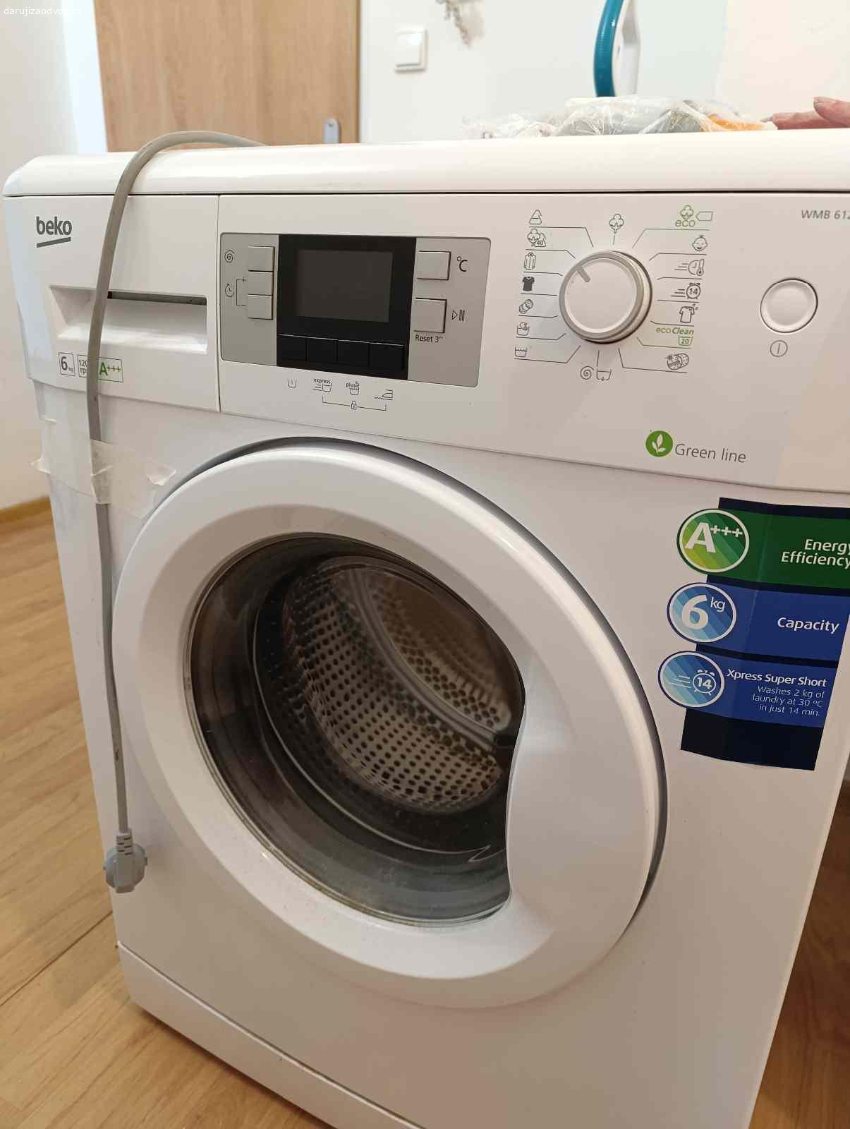 Daruji pračku Beko za odvoz. Daruji pračku Beko za odvoz. Pere pěkně, akorát blbne programátor (musí se točit vícekrát na kolečku , aby se navolil správný program).  Nutno vyčistit. Třeba na chatu někomu poslouží.