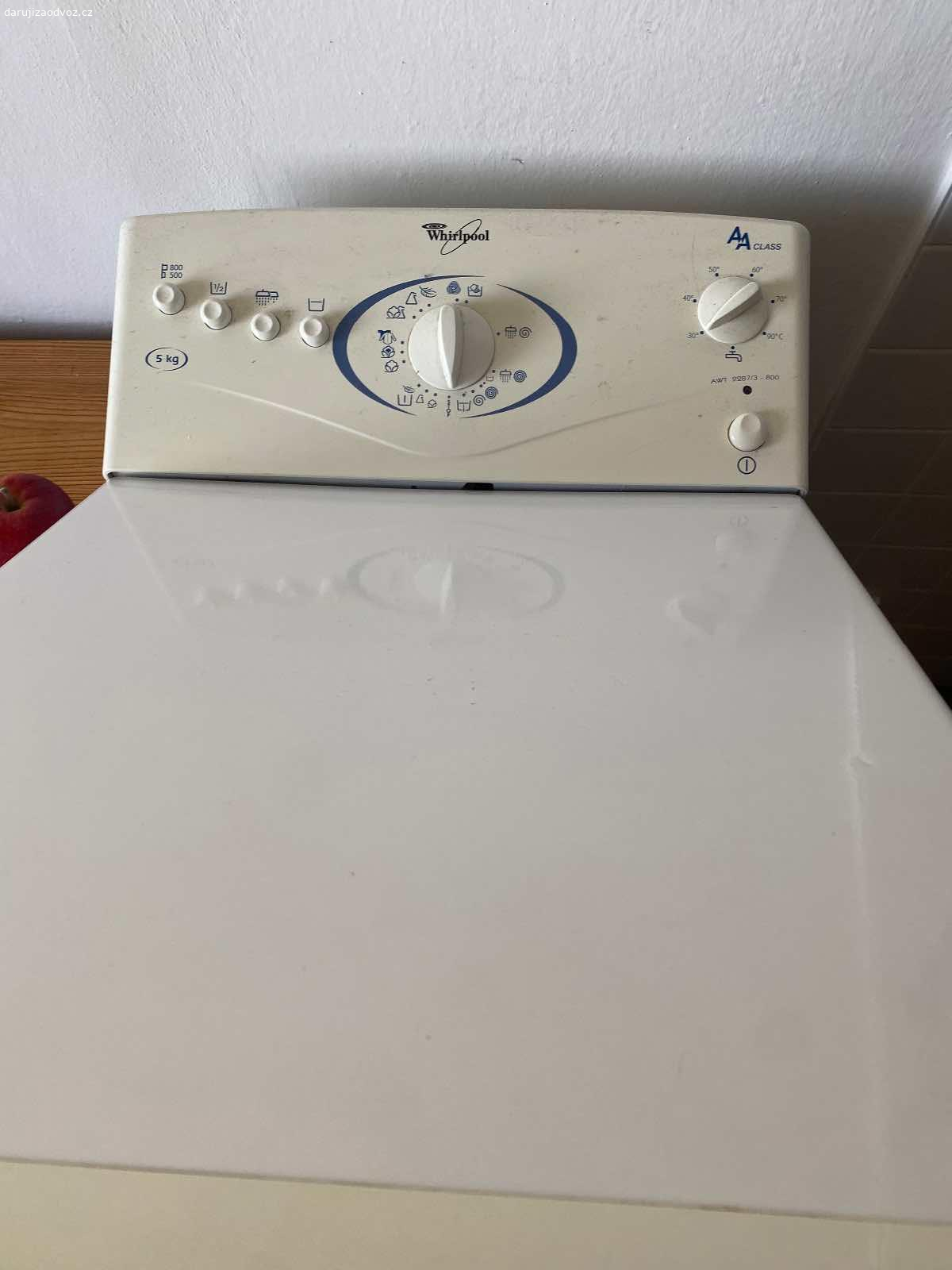 Daruji pračku na náhradní dily. Nebo na opravu. Bude funkční, ale “ztrouchnivěly” ji panty u otvírání víka, viz foto. Používala se před dvěmi lety, od té doby ne.

Vyzvednuti nejlépe tuto sobotu od 11–17 hod.