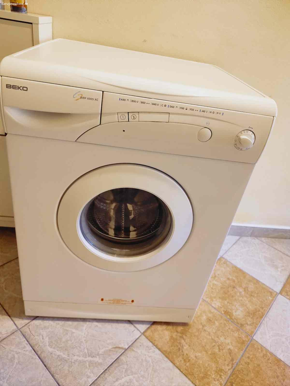 Daruji pračku. Daruji starší pračku Beko, je málo používaná, plně funkční. Pouze osobní odběr.
