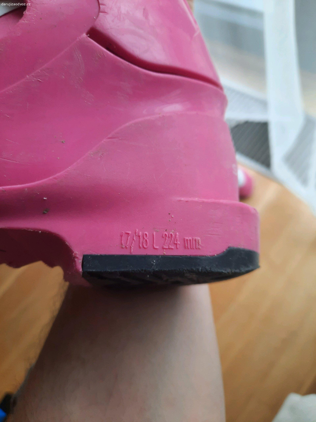 Daruji přeskáče vel. 18. Přeskáče, dětské lyžáky viz. foto