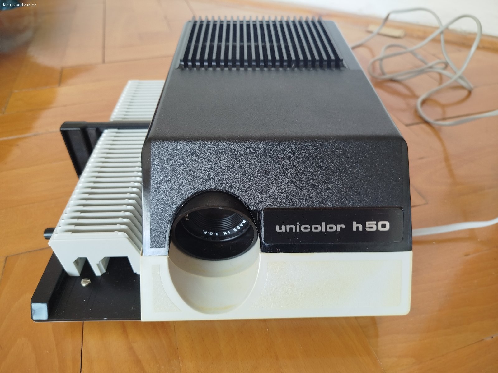 Daruji prohlížeč diapozitivů Unicolor H50. Daruji prohlížeč diapozitivů Unicolor H50. POZOR - pouze osobní převzetí.