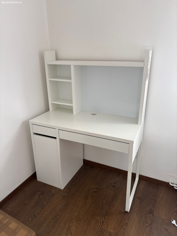 Daruji psaci stul Ikea