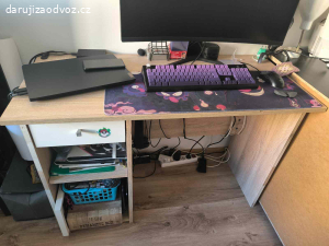 Daruji psací stůl za odvoz