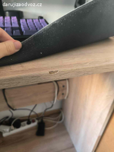 Daruji psací stůl za odvoz