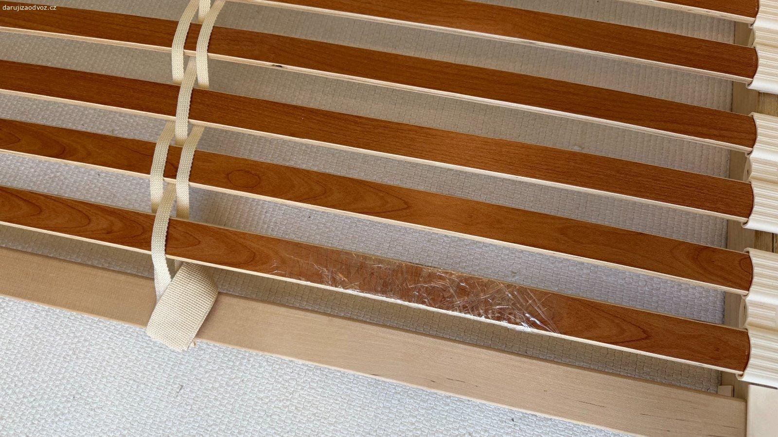 Daruji rošt a matraci, rozměr: 100x200cm. Použitý rošt a matrace na postel s rozměrem 1 x 2 m.