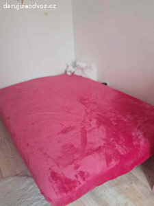 Daruji rozkládací gauč (5 let starý Ikea),a dívčí