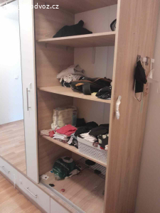 Daruji šatní skříň 181šx212vx63h