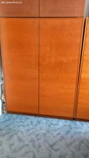 Daruji šatní skříň 2x