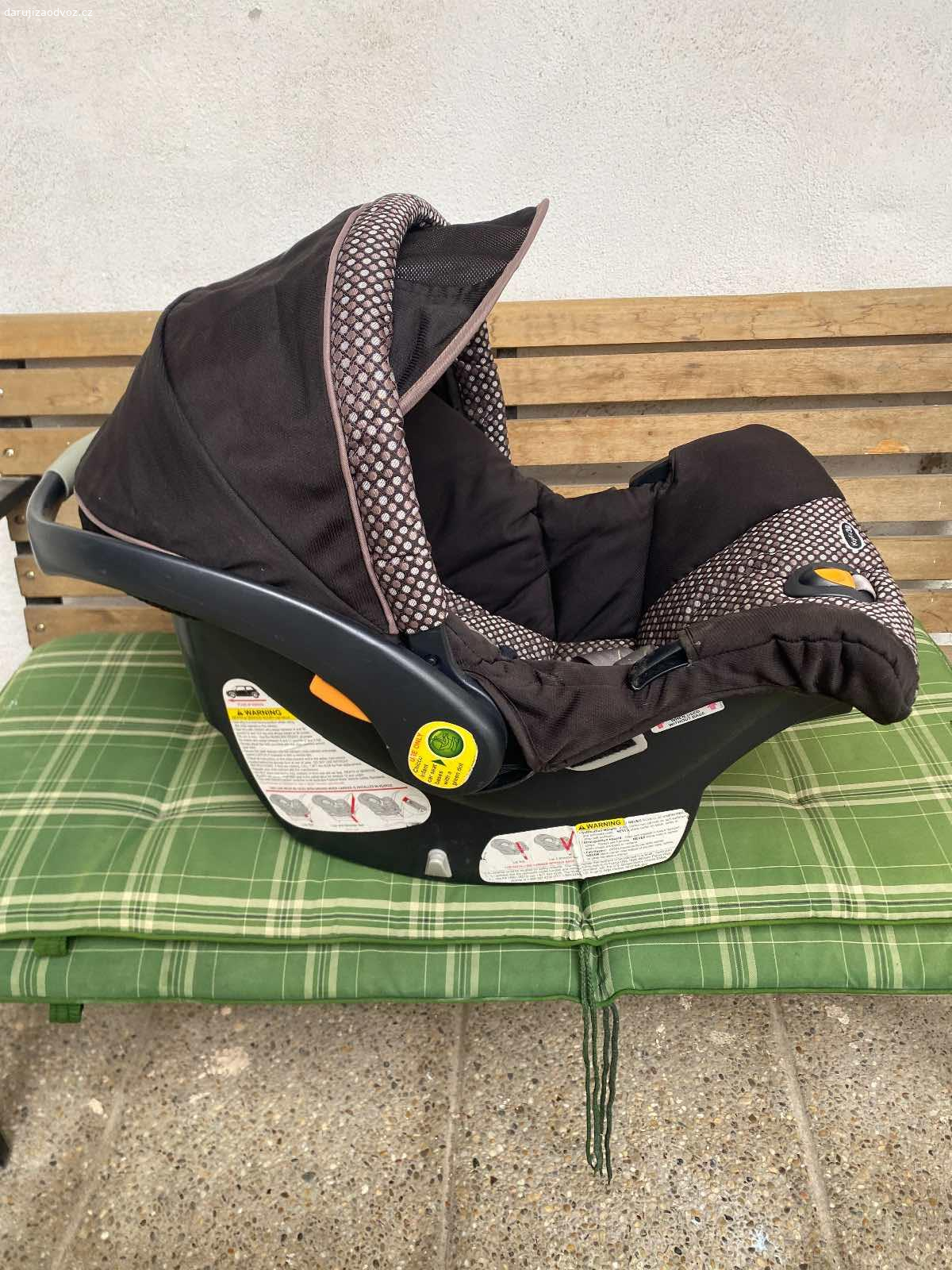 Darují sedačku do auta. Darují vyfocenou sedačku do auta