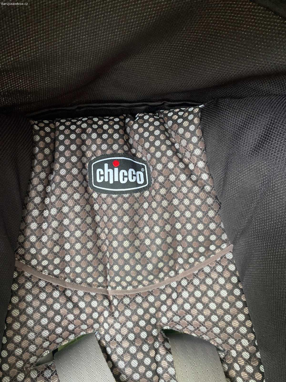 Darují sedačku do auta. Darují vyfocenou sedačku do auta