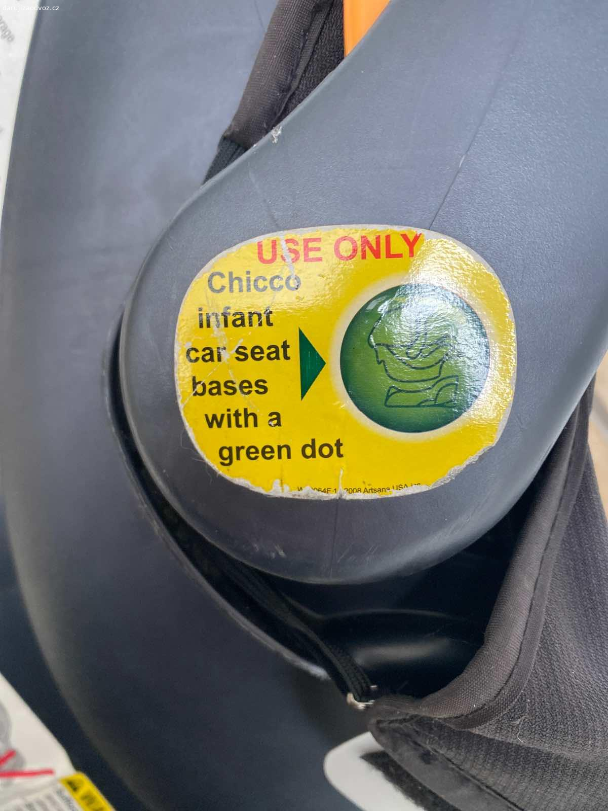 Darují sedačku do auta. Darují vyfocenou sedačku do auta