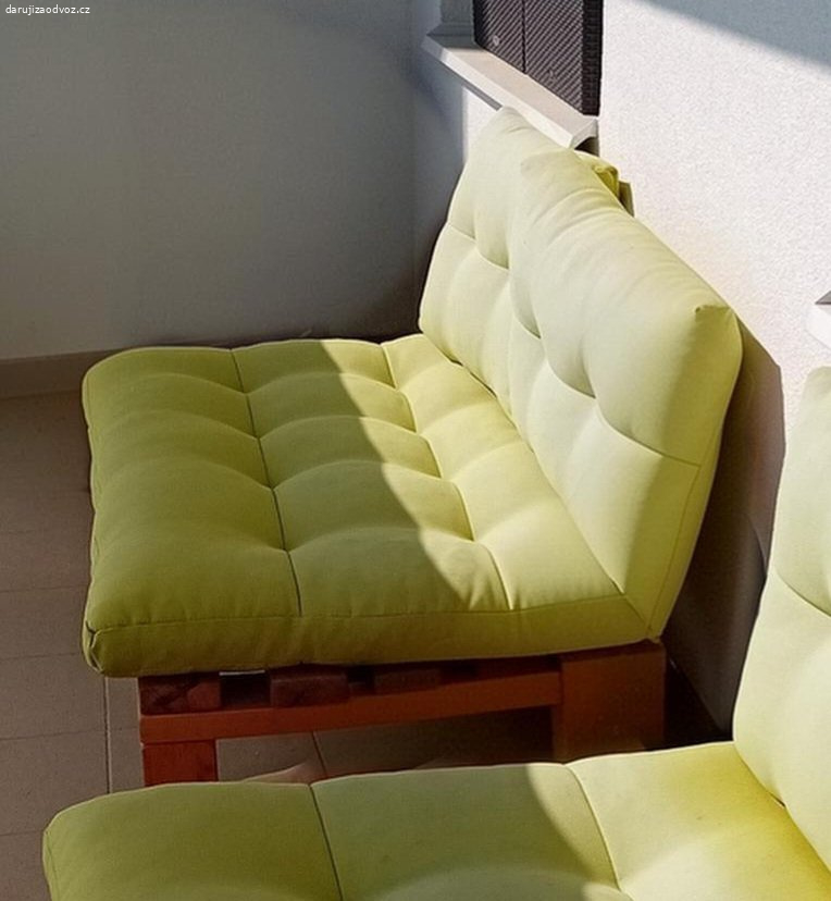 Daruji sezení na balkon nebo zahradu