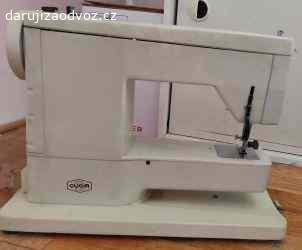 Daruji šicí stroj. Daruji starý šicí stroj Nicoleta. Bohužel momentálně nefunkční, ale věřím, že šikovné ruce ho dokážou dát ještě dohromady :-)

Vady: Chybí šlapka, něco vypadává při navíjení nitě a kufřík je rozbitý viz. foto - nemá úchytku.