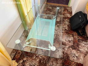 Daruji skleněný stůl