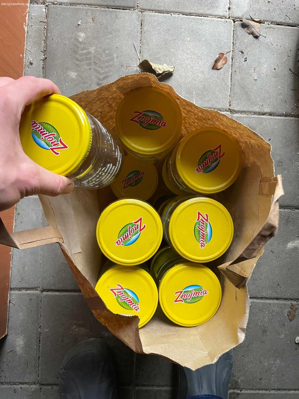 Daruji sklenice na zavařování. 4 tasky sklenic. K vyzvednuti v Kostelci nad Labem nebo Hornich Pocernicich.