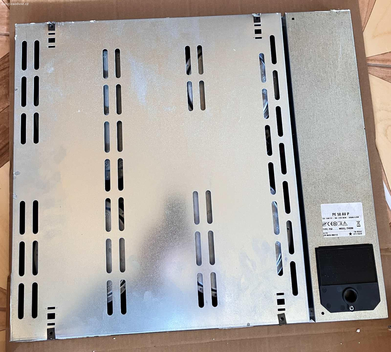 Daruji sklokeramickou desku. Plně funkční.