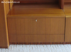 Daruji skříň a peřiňák
